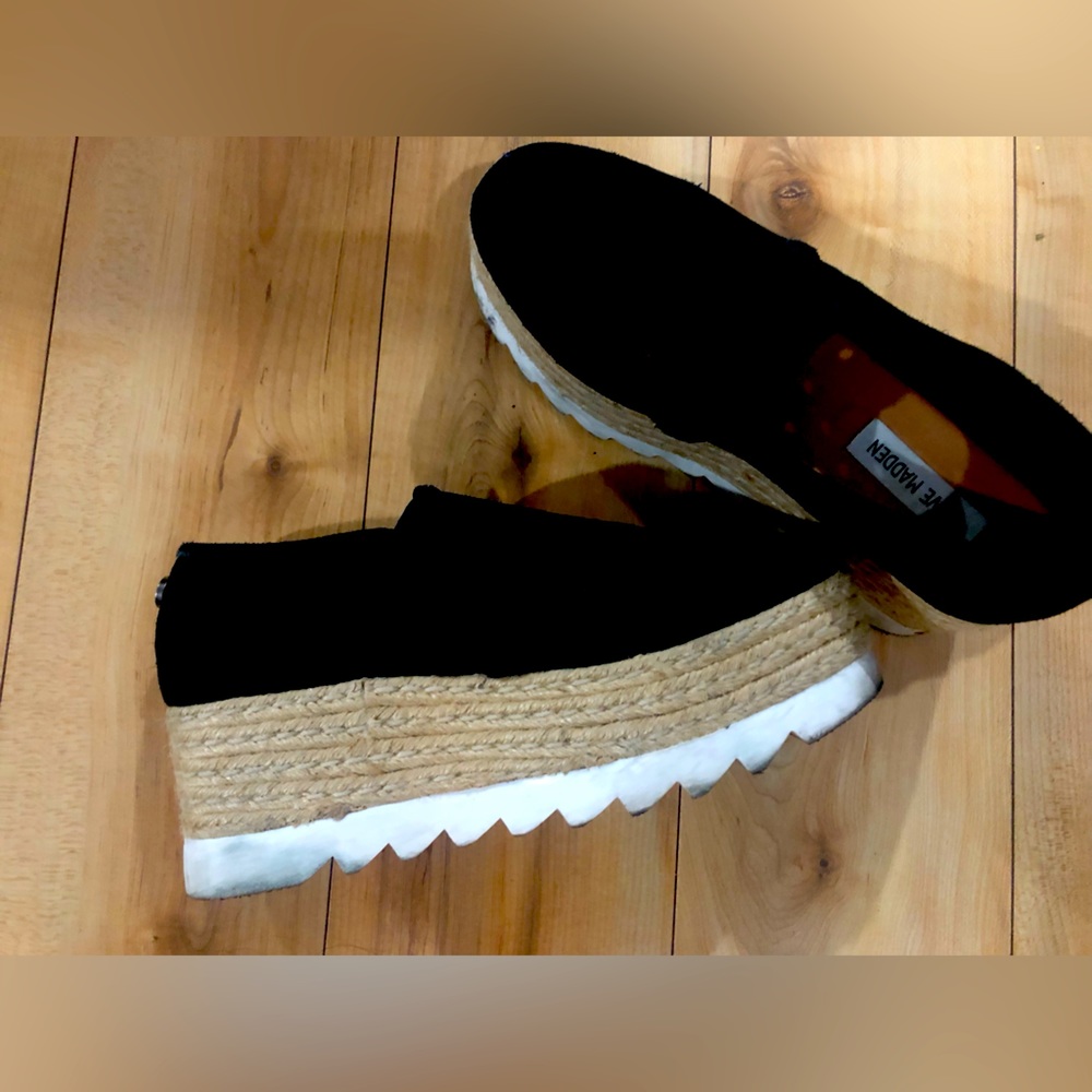 Steve Madden Wedge shoes